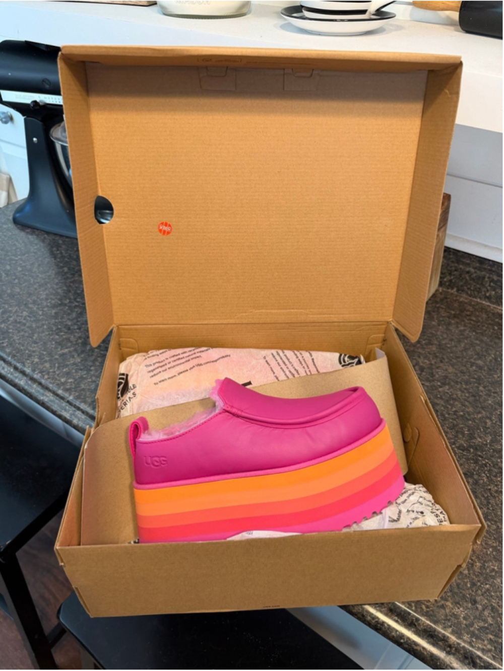 New UGG Women's URSEEN Platform Shoes in Raspberry Multi - Picture 8 of 9
